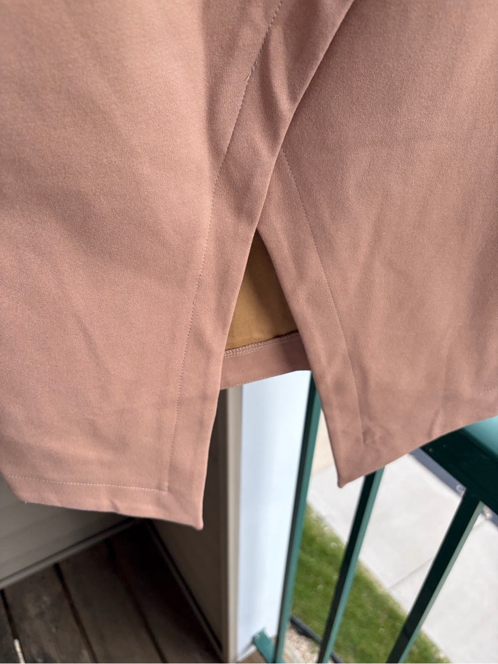 🆕✨GRACIA Faux Leather Front Wrap Pencil Skirt Nude Blush Midi Stretch Size L - Picture 11 of 16